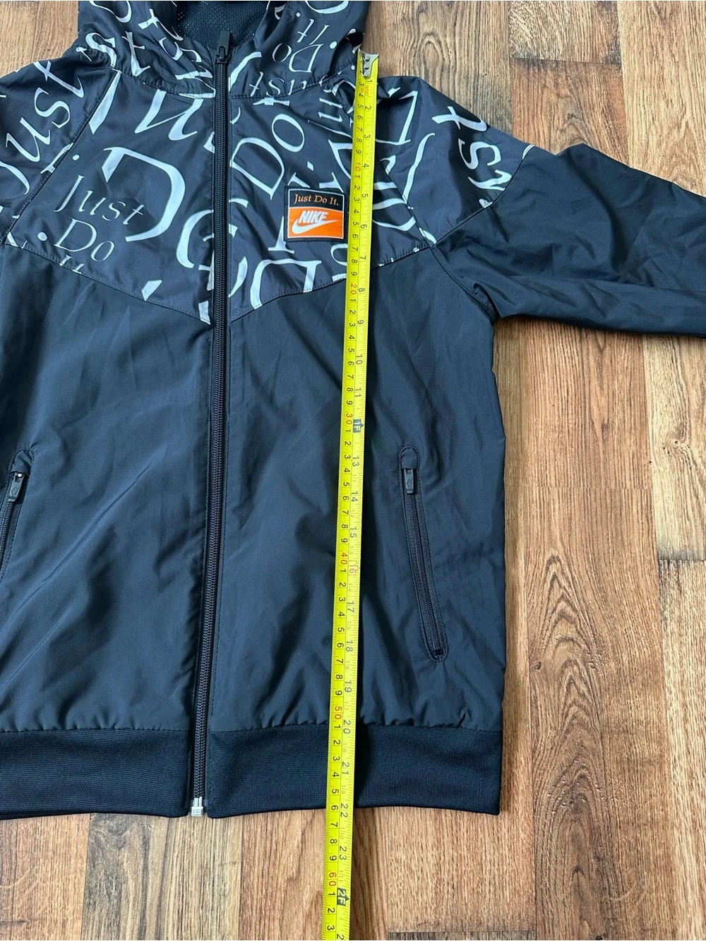 Nike Sportswear Windrunner Jacket Kids Size M White Black Swoosh Print Zip Hood